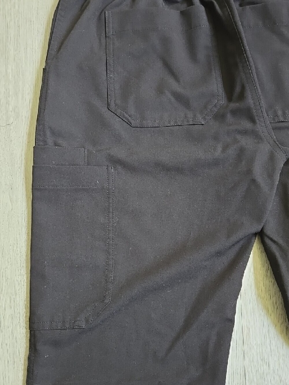 Figs Technical Collection -  Unisex Black cargo scrub pants, size S - Picture 9 of 17